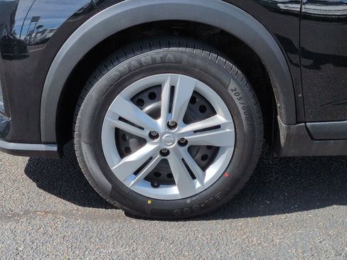 Certified 2024 Nissan Kicks S image 11