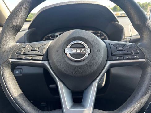 Used 2025 Nissan Altima 2.5 SV FWD image 28