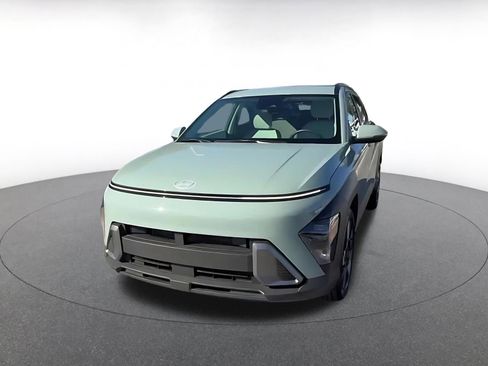 Used 2025 Hyundai Kona SEL image 7