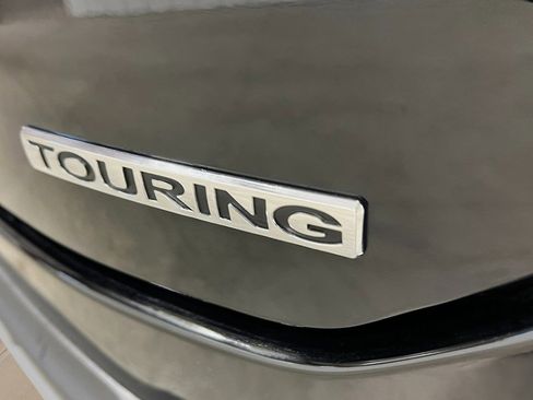 New 2025 Honda Pilot Touring image 7