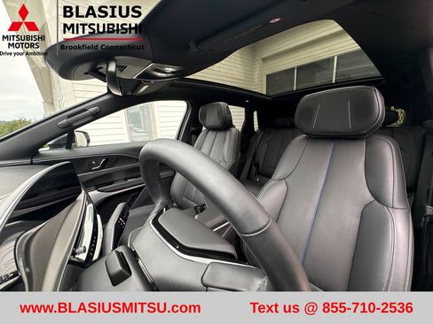 Used 2024 Cadillac Lyriq Luxury AWD/4WD image 19