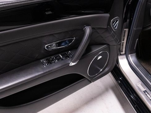 Used 2017 Bentley Flying Spur S V8 AWD/4WD image 6