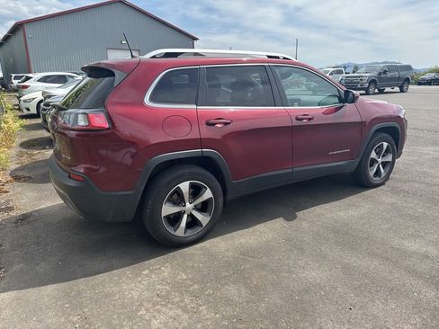 Used 2019 Jeep Cherokee Limited w/ Technology Group AWD/4WD image 4