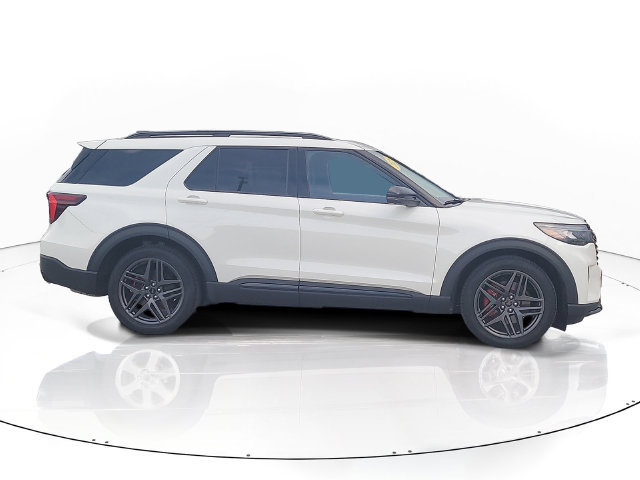 Used 2025 Ford Explorer ST w/ Sun And Sound Package AWD/4WD image 4