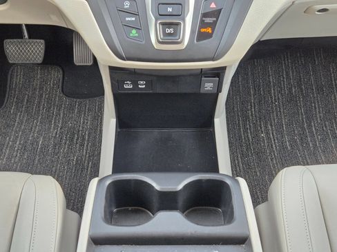 Used 2025 Honda Odyssey EX-L image 18