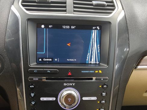 Used 2017 Ford Explorer Limited image 25