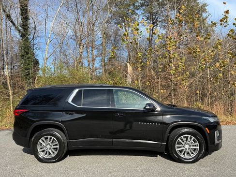 Used 2023 Chevrolet Traverse LT image 5