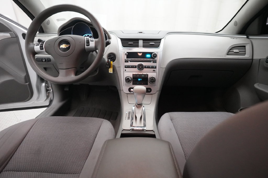 Used 2010 Chevrolet Malibu Hybrid FWD image 5