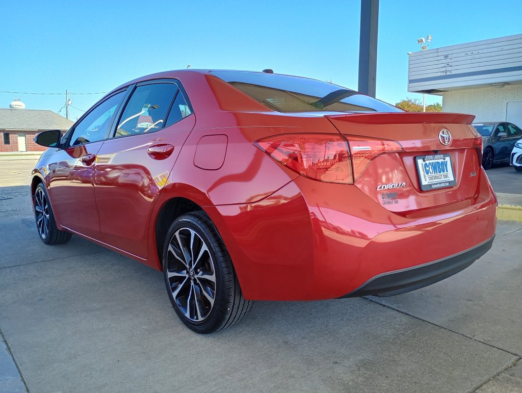 Used 2019 Toyota Corolla XSE FWD image 3