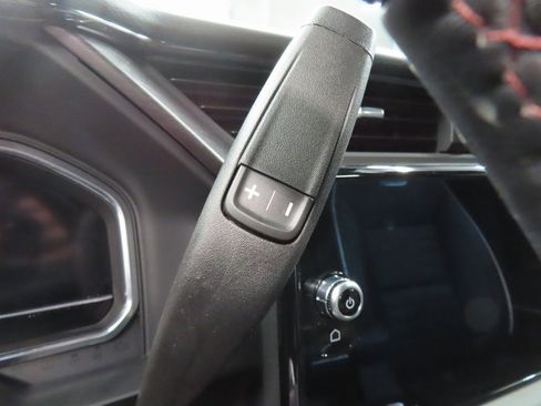 Used 2025 GMC Sierra 2500 AT4X image 67