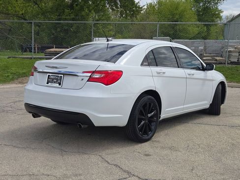 Used 2013 Chrysler 200 Limited w/ Sun/Sound Group FWD image 10