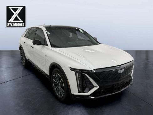 Used 2024 Cadillac Lyriq Sport RWD image 7
