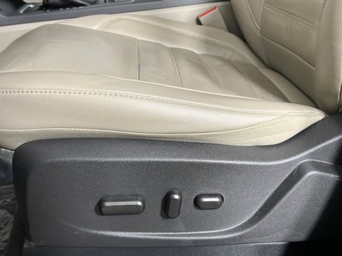 Used 2017 Ford Escape Titanium image 24