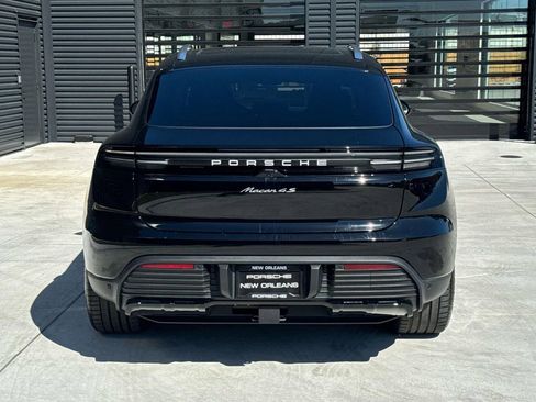 New 2025 Porsche Macan 4S Electric AWD/4WD image 12