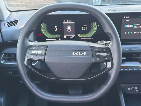 Used 2025 Kia K4 FWD image 23