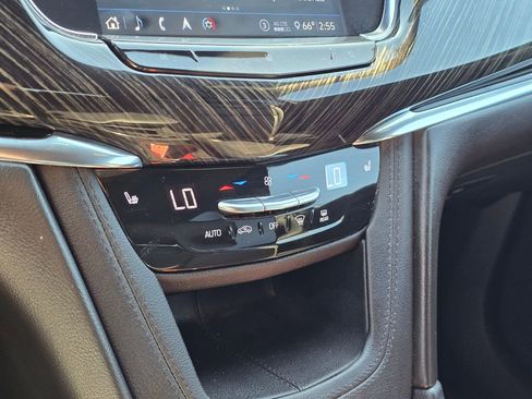 Used 2020 Cadillac XT6 Premium Luxury AWD/4WD image 21