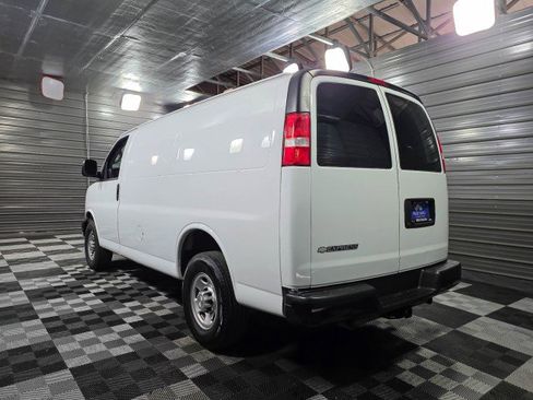 Used 2019 Chevrolet Express 2500 w/ Driver Convenience Package RWD image 7
