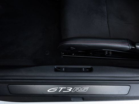 Certified 2023 Porsche 911 GT3 RS RWD image 21