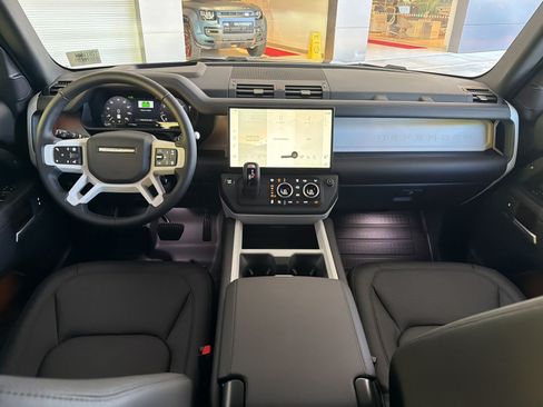 New 2026 Land Rover Defender 130 X-Dynamic SE AWD/4WD image 17