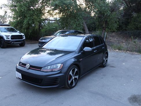 Used 2015 Volkswagen GTI SE w/ Lighting Package (SEL) FWD image 3