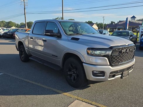 Used 2025 RAM 1500 Big Horn AWD/4WD image 4