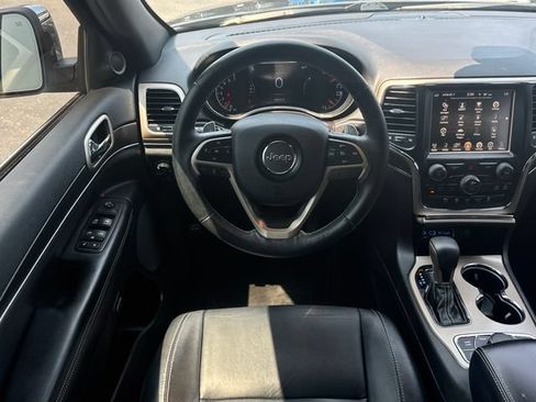 Used 2017 Jeep Grand Cherokee Limited AWD/4WD image 24