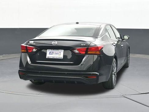 Used 2024 Nissan Altima 2.5 SV image 12