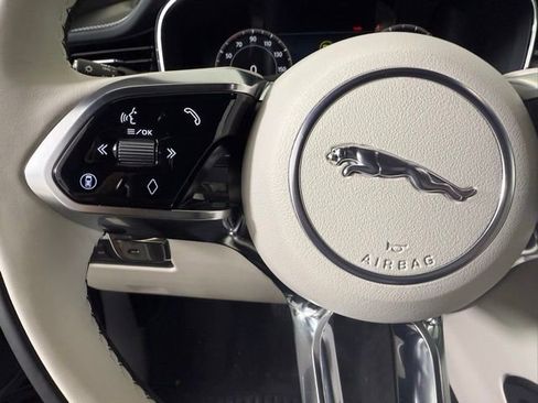 Used 2025 Jaguar F-PACE R-Dynamic S image 15