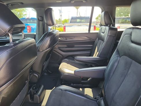 Used 2024 Jeep Grand Cherokee L Altitude RWD image 24