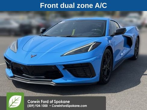 Used 2022 Chevrolet Corvette Stingray Premium Cpe w/ Z51 Performance Package RWD image 5