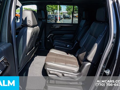Used 2026 Chevrolet Suburban High Country w/ Sun And Tow Package AWD/4WD image 22