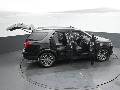 Used 2017 Ford Explorer Platinum image 56