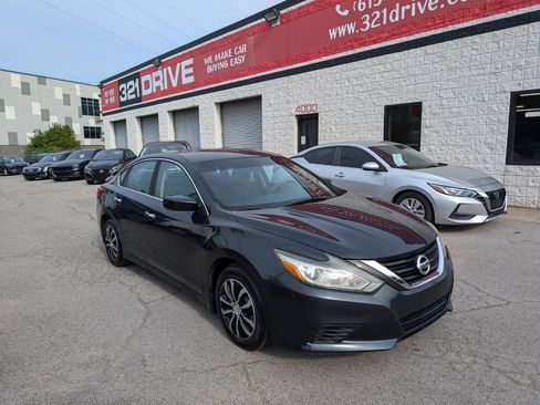 Used 2017 Nissan Altima 2.5 S w/ Power Driver Seat Package FWD image 1