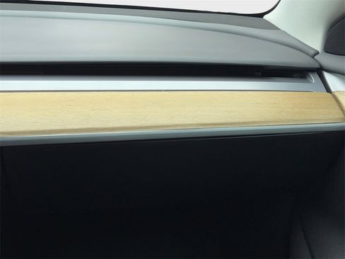 Used 2023 Tesla Model 3 Standard Range image 21