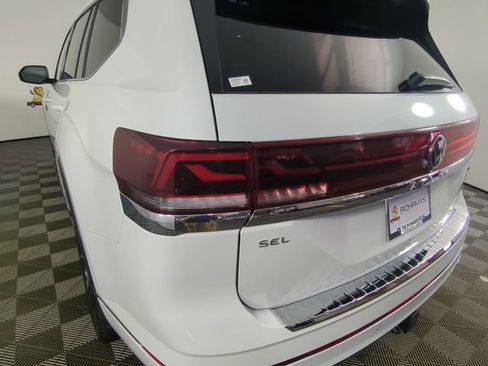 Used 2024 Volkswagen Atlas SEL Premium R-Line AWD/4WD image 32
