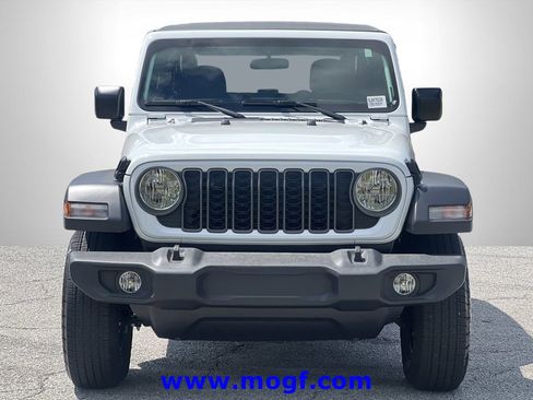 Used 2025 Jeep Wrangler Sport AWD/4WD image 23