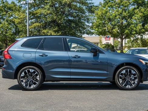New 2027 Volvo XC60 B5 Plus AWD/4WD image 4