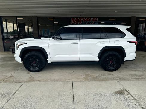 Used 2023 Toyota Sequoia TRD Pro AWD/4WD image 7