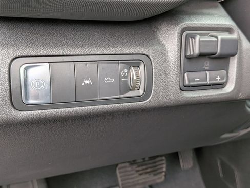 Used 2026 Chevrolet Silverado EV LT AWD/4WD image 17