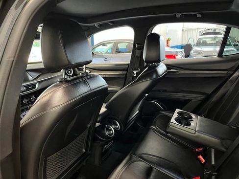Used 2022 Alfa Romeo Stelvio Ti AWD/4WD image 17