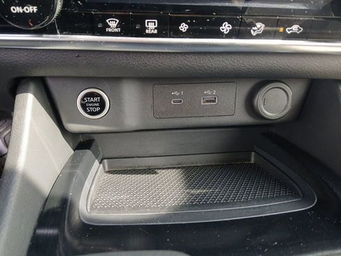 Used 2023 Nissan Rogue SV FWD image 23