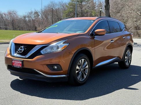 Used 2017 Nissan Murano SV image 1