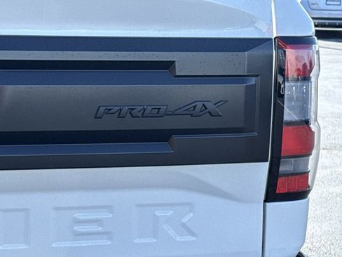 New 2026 Nissan Frontier PRO-4X w/ Pro-4x Convenience Package image 9