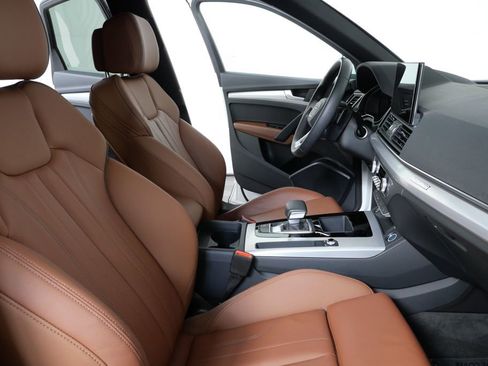 Used 2025 Audi Q5 2.0T Premium w/ Convenience Plus Package image 21