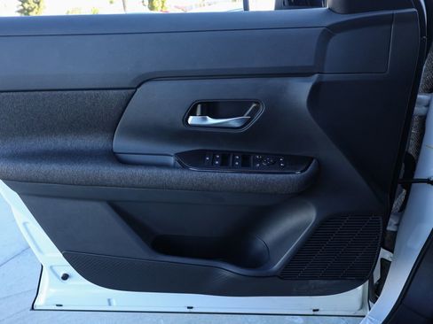 Used 2026 Nissan Kicks SV w/ Charging Package image 23