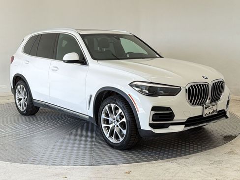 Certified 2022 BMW X5 xDrive40i w/ Premium Package AWD/4WD image 7