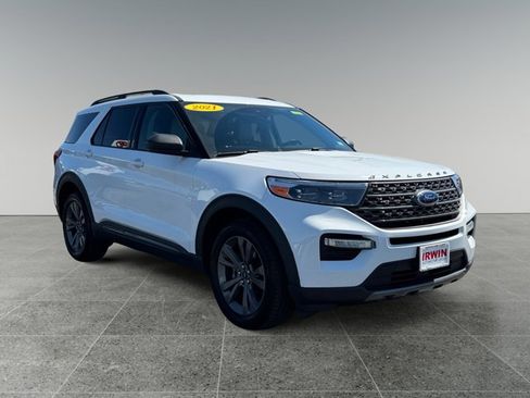 Used 2021 Ford Explorer XLT w/ Equipment Group 202A AWD/4WD image 8