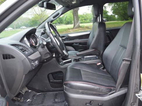 Used 2018 Dodge Grand Caravan GT FWD image 12