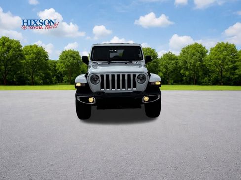 Used 2019 Jeep Wrangler Unlimited Sahara image 2
