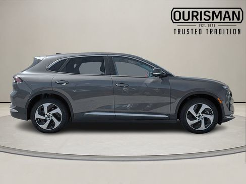 New 2025 VinFast VF 8 Eco image 4